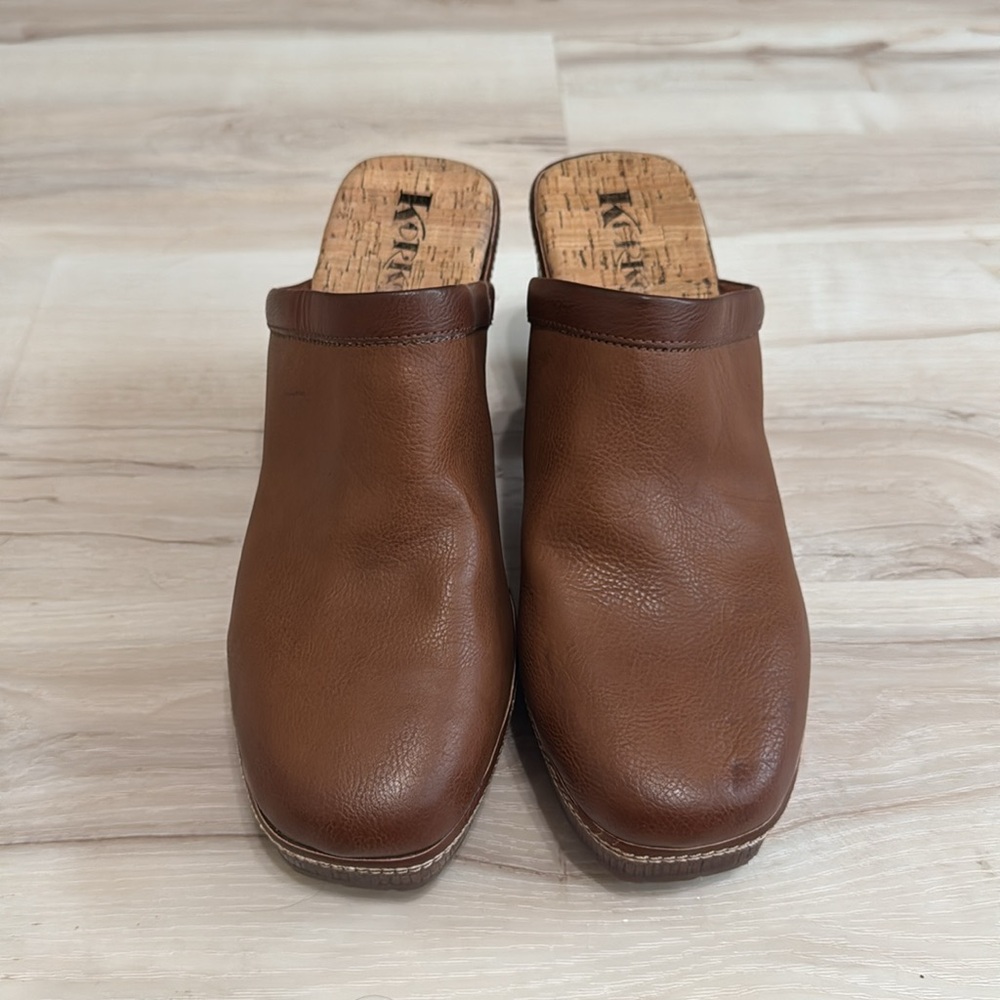 KORKS LORI BLOCK HEELED CLOGS - image 10